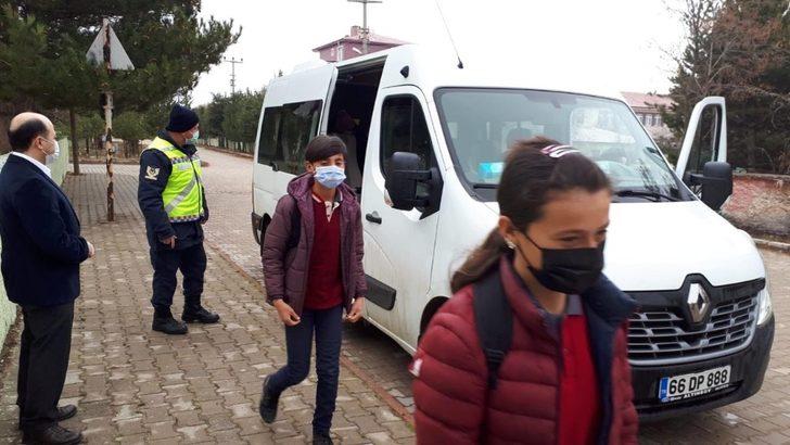 Jandarma ekipleri öğrencileri bilgilendirdi G2