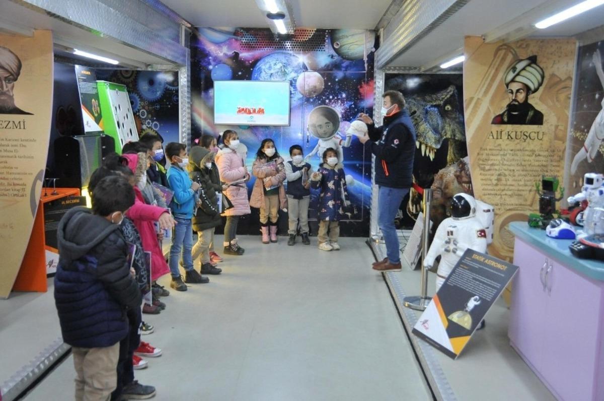 Konya Bilim Merkezi Ankara&rsquo;daki &ouml;ğrencileri bilimle buluşturdu
