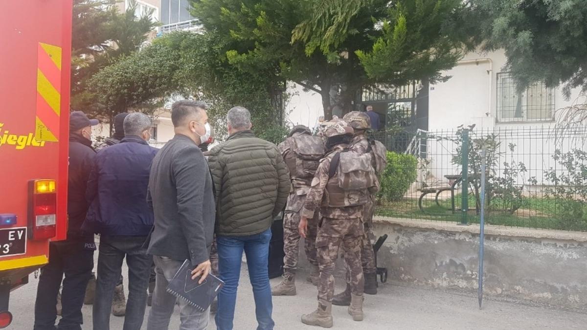 Ailesinden 3 kişiyi rehin aldı aileyi P&Ouml;H kurtardı