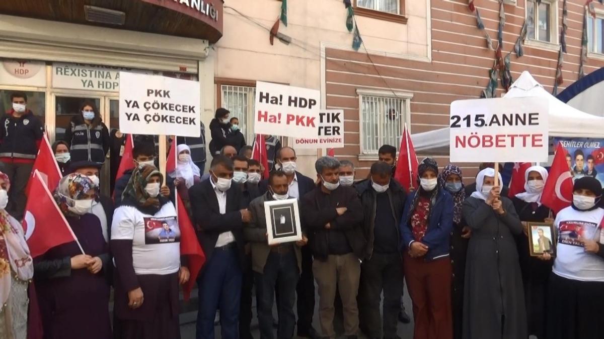 Diyarbakır&rsquo;da ailelerin &ccedil;ığlıkları y&uuml;kseldik&ccedil;e evlat n&ouml;betine katılım devam ediyor