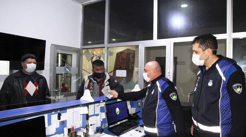 Bulduğu 500 doları 3 ay sonra sahibine ulaştırdı