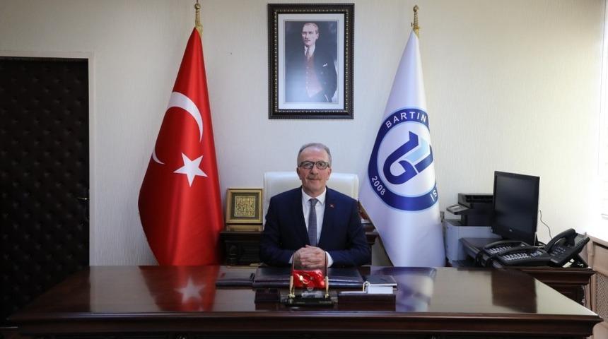 Rekt&ouml;r Uzun: &ldquo;İstiklal Marşı&rsquo;mız ge&ccedil;mişimizin bir &ouml;zeti, istikbalimizin de rehberidir&rdquo;