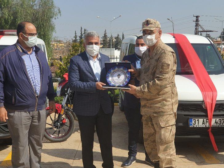 Reyhanlı’da esnaf ve iş adamlarından emniyete araç G2