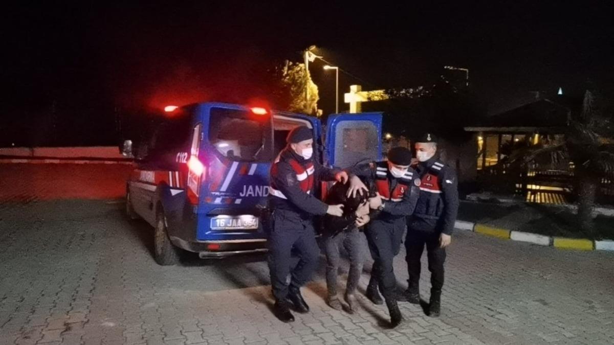 Bursa&rsquo;da g&ouml;md&uuml;ğ&uuml; uyuşturucuyu &ccedil;ıkardığı sırada su&ccedil;&uuml;st&uuml; yakalandı