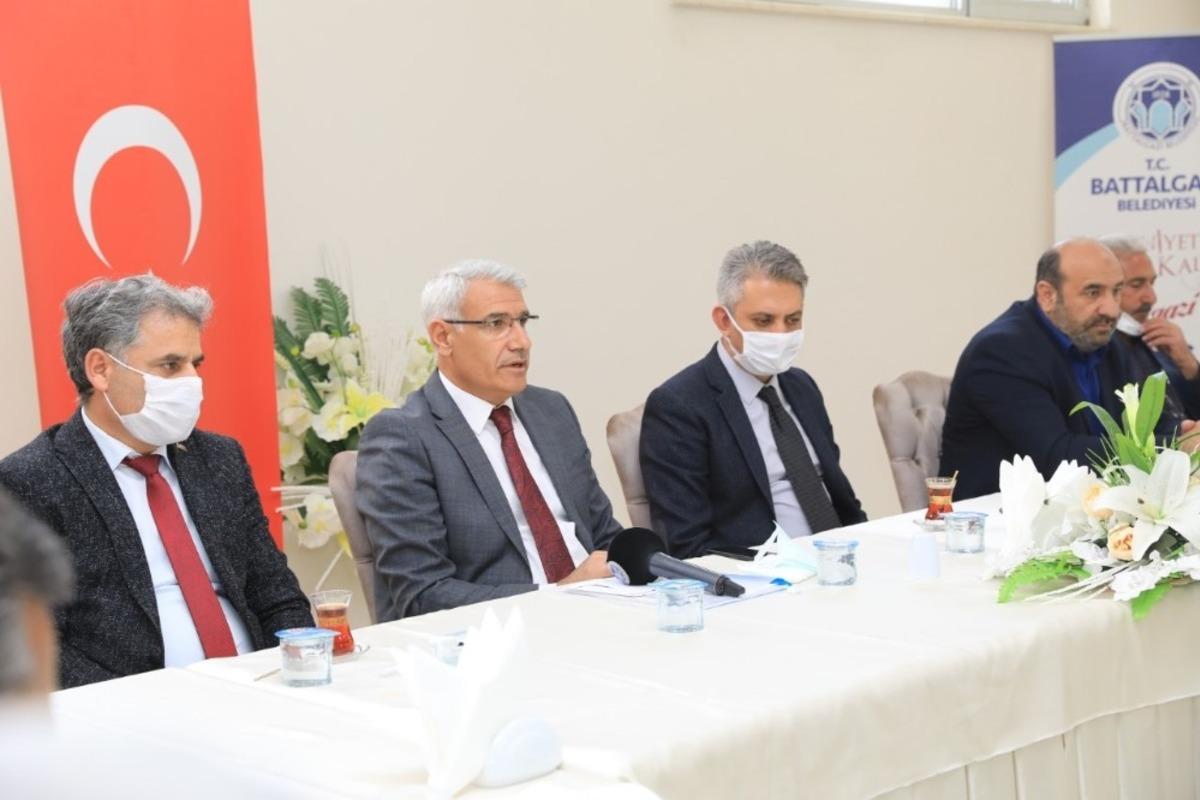Battalgazi&rsquo;de &ldquo;hizmet ve g&ouml;n&uuml;l buluşmaları&rdquo; s&uuml;r&uuml;yor