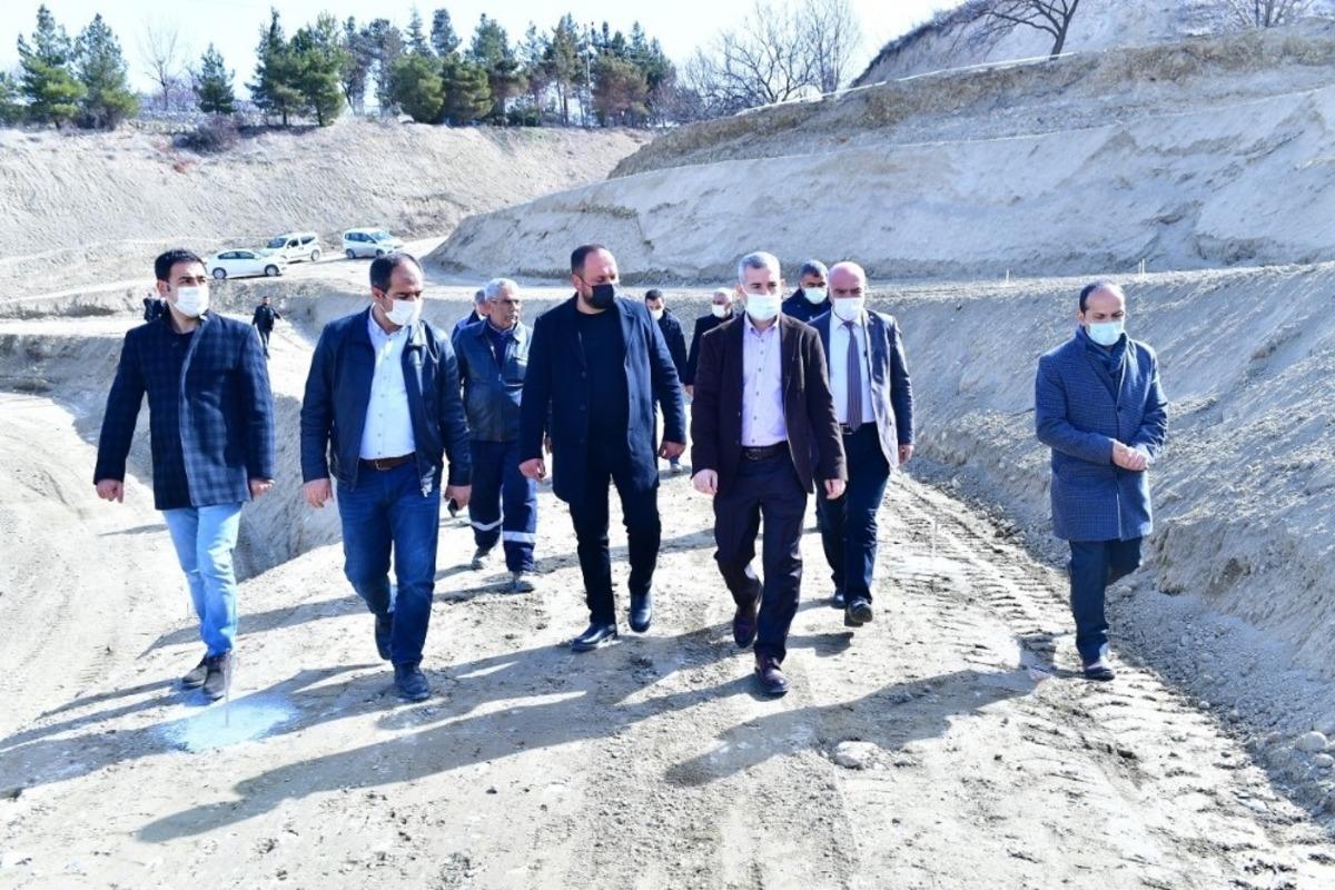 Başkan &Ccedil;ınar, meyve bah&ccedil;esinde