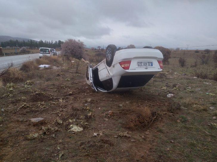 Yağış kaza getirdi, takla atan otomobilden sağ kurtuldu G2