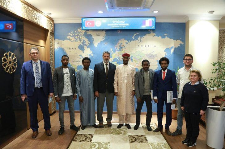 Çad Büyükelçisi Guet, "Türkiye pandemiyi iyi yönetti" G1