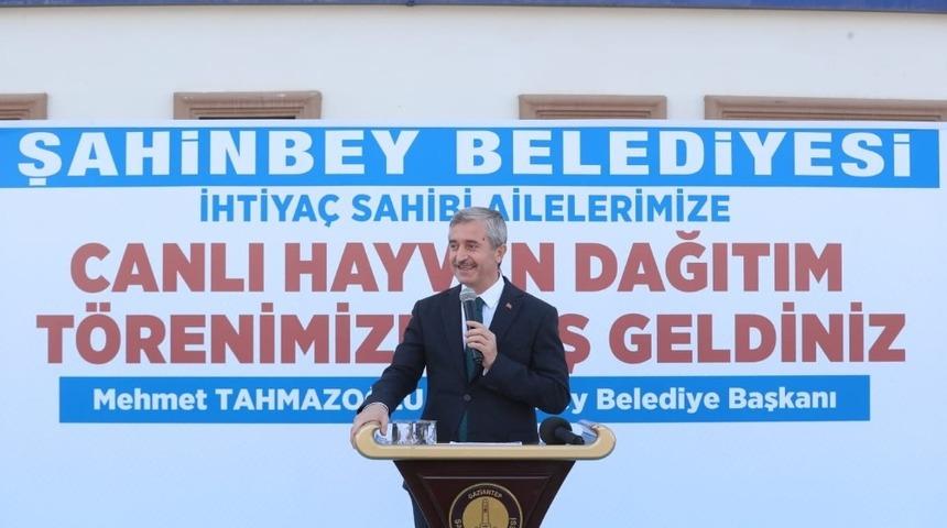 Şahinbey&rsquo;de hayvan yetiştiricilerinin y&uuml;z&uuml; g&uuml;l&uuml;yor