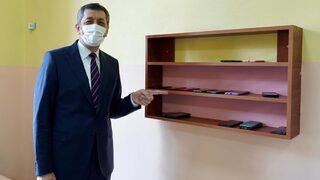 Milli Eğitim Bakanı Selçuk'tan 'cep telefonunu elinden bırakamayan yetişkinlere' çağrı
