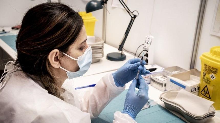 Avrupa İla&ccedil; Ajansı: AstraZeneca aşısının kanda pıhtılaşma riskini artırdığına dair 'bulgu yok'