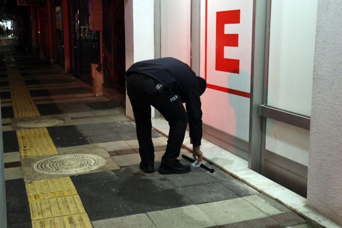 İki grup arasında bı&ccedil;aklı sopalı kavga: 1 yaralı