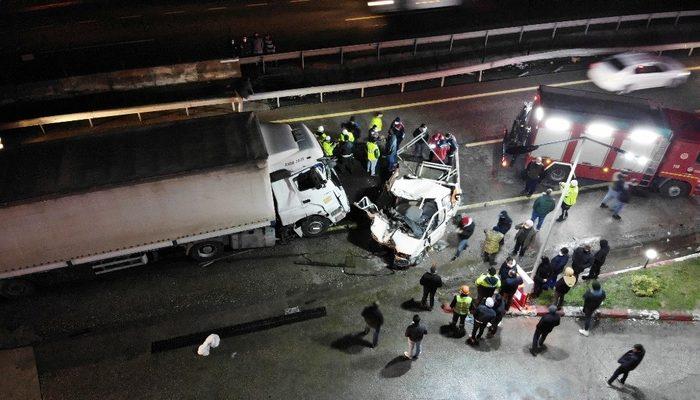 Sakarya'da korkunç kaza: 1 ölü, 2 ağır yaralı