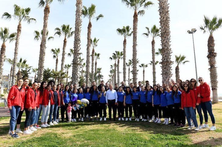 Başkan Seçer, Büyükşehir Belediyesi GSK sporcularıyla buluştu G3