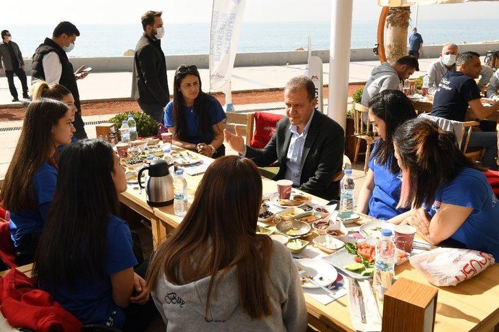 Başkan Seçer, Büyükşehir Belediyesi GSK sporcularıyla buluştu G5