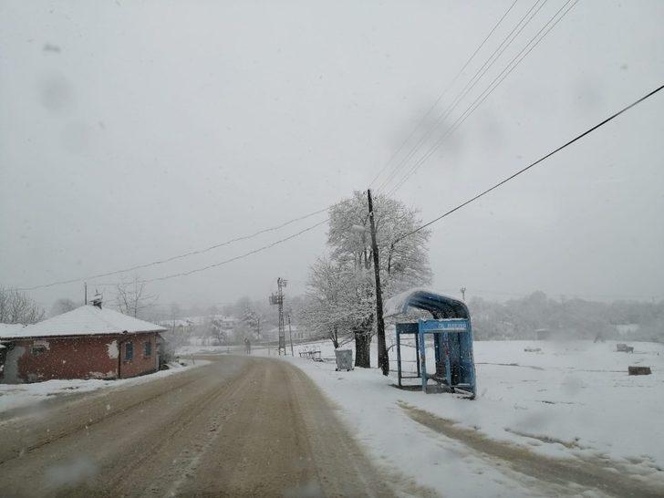 Yüksek kesimlerdeki hava sıcaklığı düştü, kar yeniden yağdı G3
