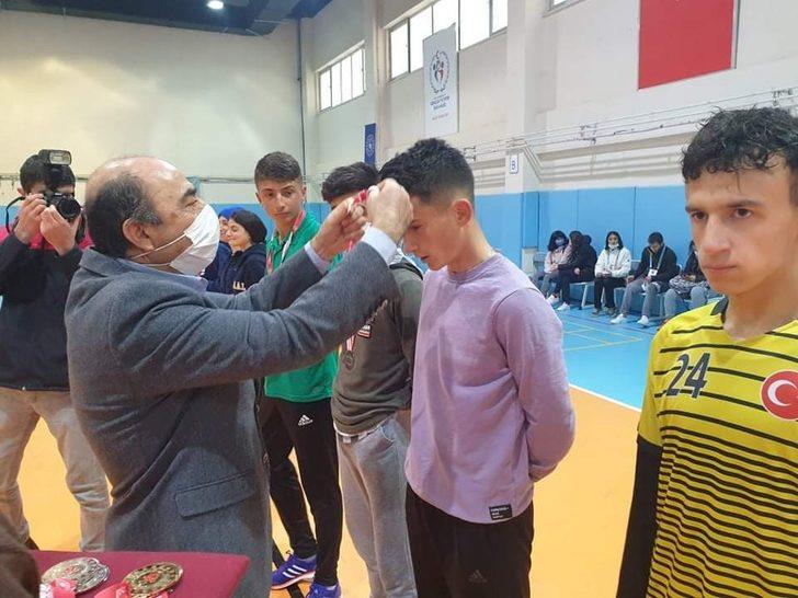 Şuhutlu sporcular atletizmde dereceye girdi G3