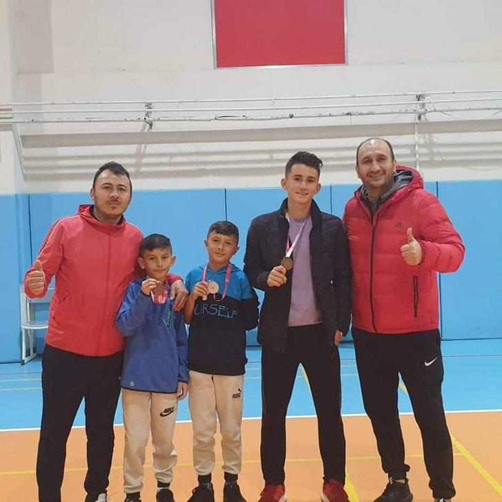 Şuhutlu sporcular atletizmde dereceye girdi G5