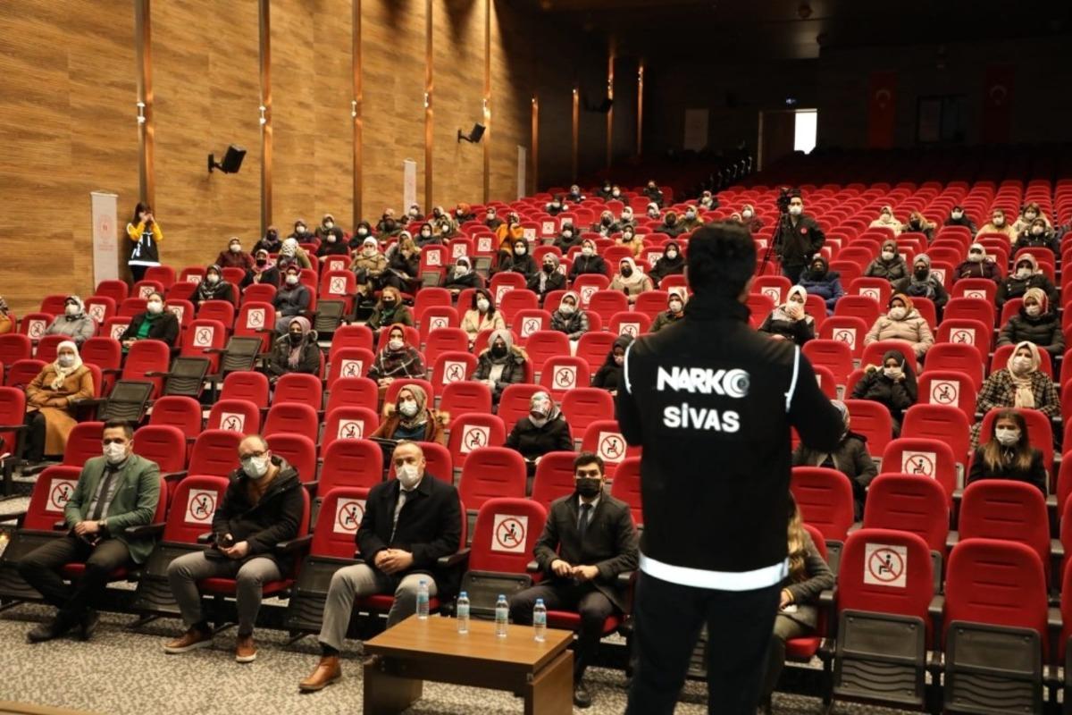 &ldquo;En İyi Narkotik Polisi Anne&rdquo;