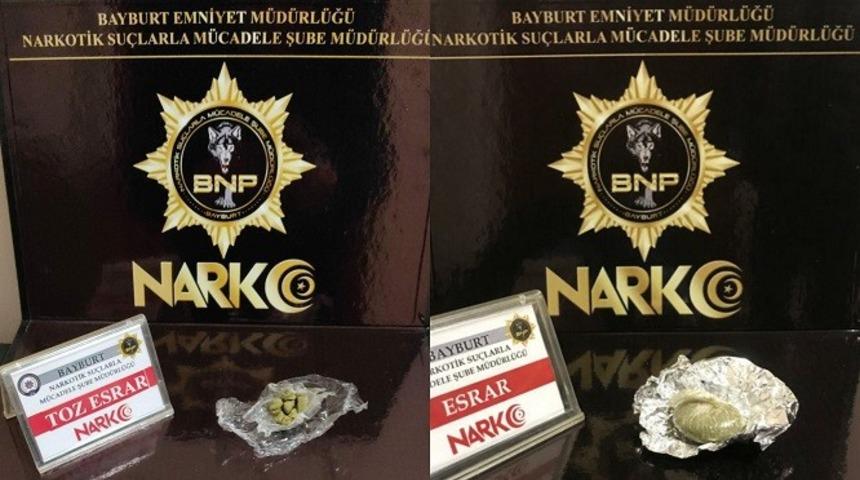 Bayburt&rsquo;ta bir miktar toz esrar maddesi ele ge&ccedil;irildi