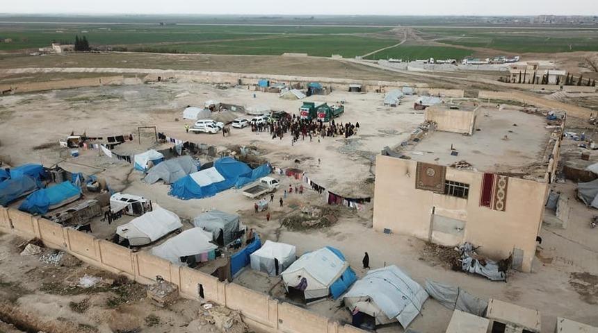 DSİ &ccedil;alışanlarından Suriyeli m&uuml;ltecilere yardım