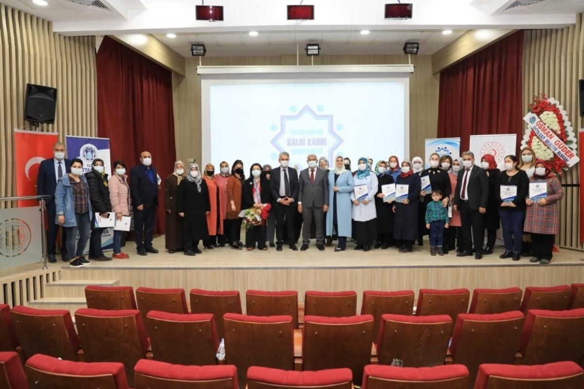 Başarılı kursiyerlere sertifikaları takdim edildi