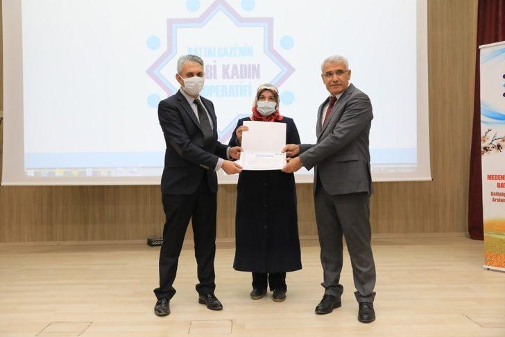 Başarılı kursiyerlere sertifikaları takdim edildi G4