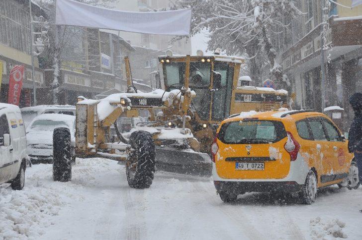 Bulanık’ta kar yağışı G1