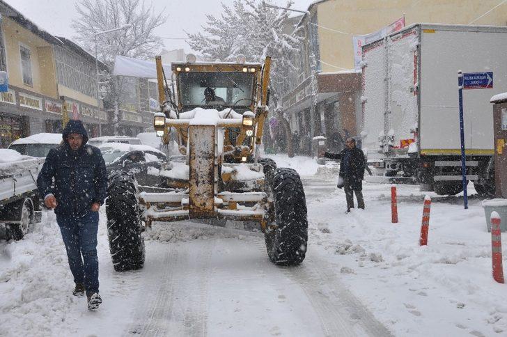 Bulanık’ta kar yağışı G3