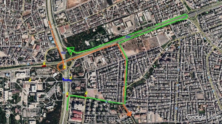Üniversite Hastanesi durağındaki üst geçit yıkılıyor