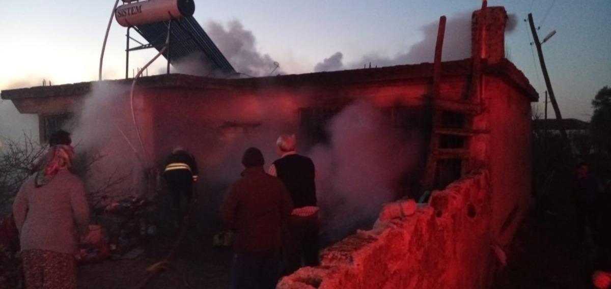 Yaşlı kadın alevlerin arasında kalarak hayatını kaybetti