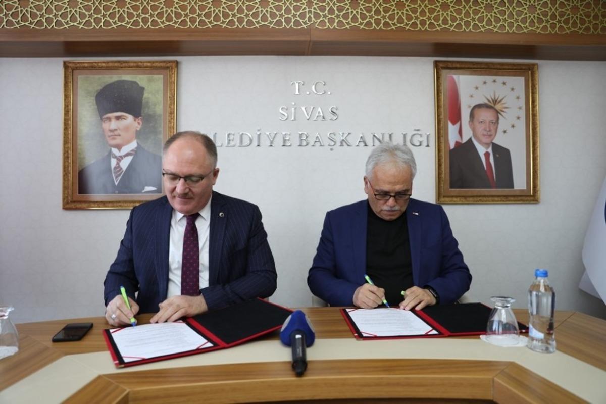 Kızılay binası k&uuml;t&uuml;phaneye d&ouml;n&uuml;şt&uuml;r&uuml;l&uuml;yor