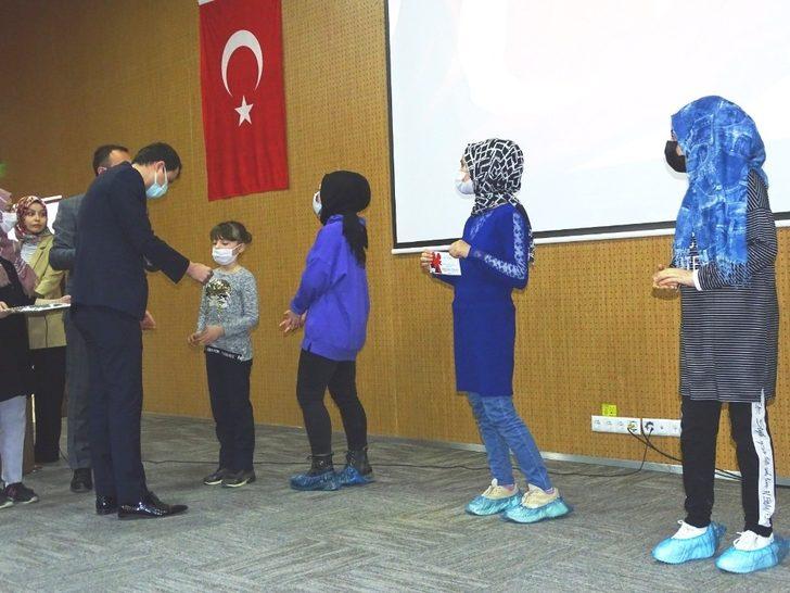 Hisarcık’ta dereceye giren öğrenciler ödüllendirildi G3