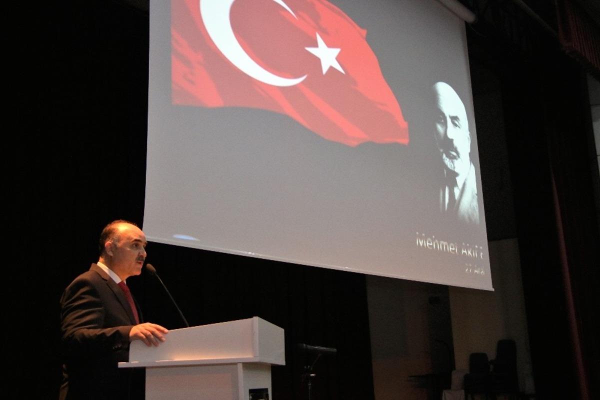 Vali G&uuml;naydın: "En son ocak kalıncaya kadar şanlı bayrağımız g&ouml;ky&uuml;z&uuml;nde dalgalanacaktır"