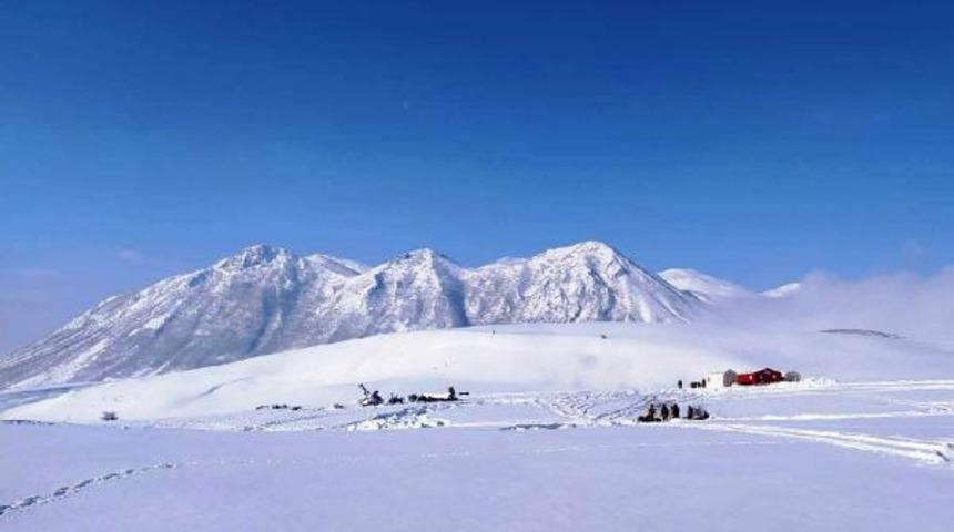 Bitlis'teki helikopter kazasında yaralanan binbaşı Ankara'ya gönderildi