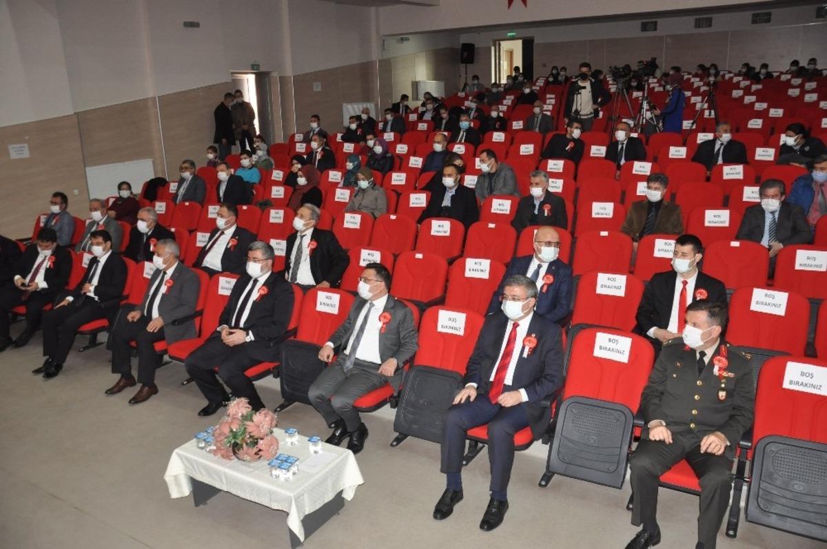 Afyonkarahisar&rsquo;da İstiklal Marşı&rsquo;nın kabul&uuml;n&uuml;n 100&rsquo;&uuml;nc&uuml; yıld&ouml;n&uuml;m&uuml;