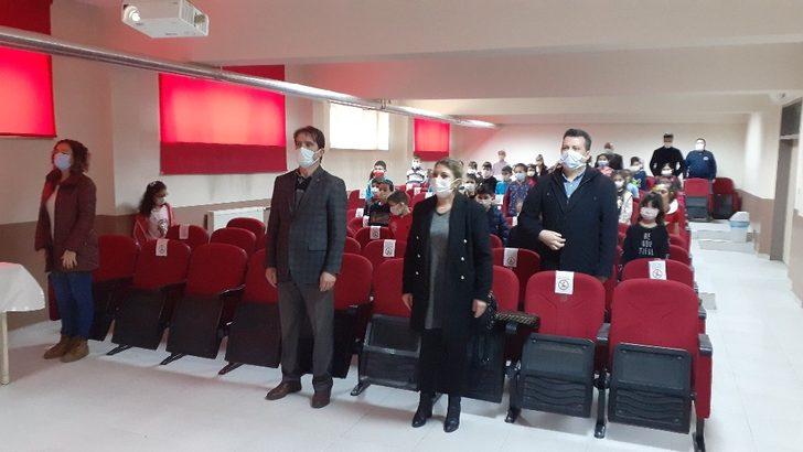 İstiklal Marşı’nı ezbere okuma yarışmasında birincisi oldu G3