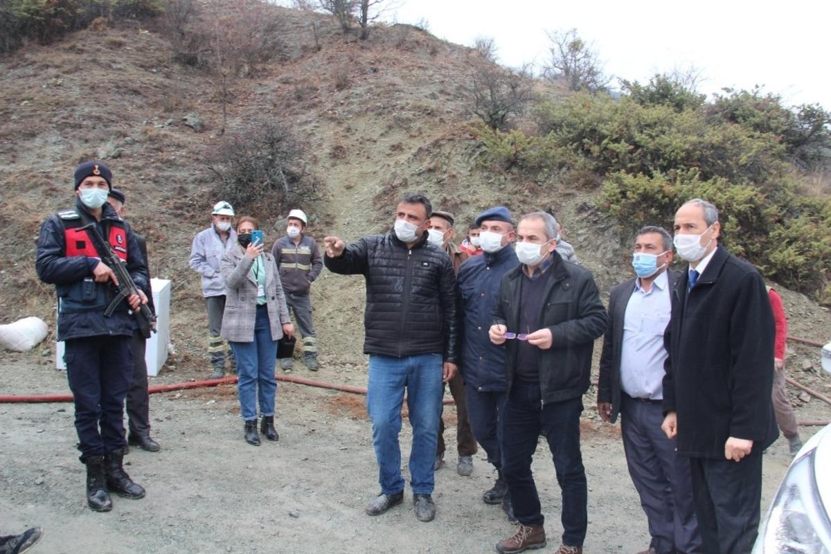 Kaymakam Pişkin, evi yanan aileye destek