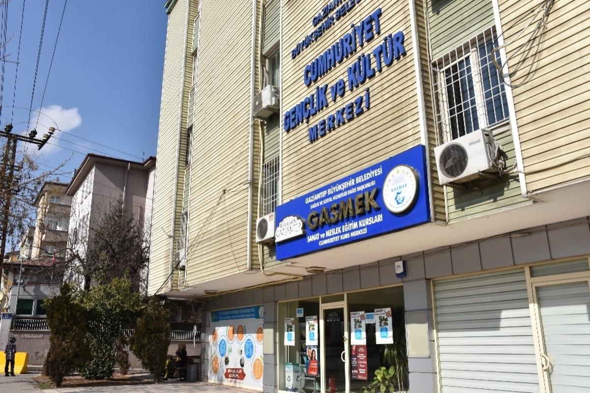 Madde bağımlılığına karşı m&uuml;cadelede anneler bilin&ccedil;lendiriliyor