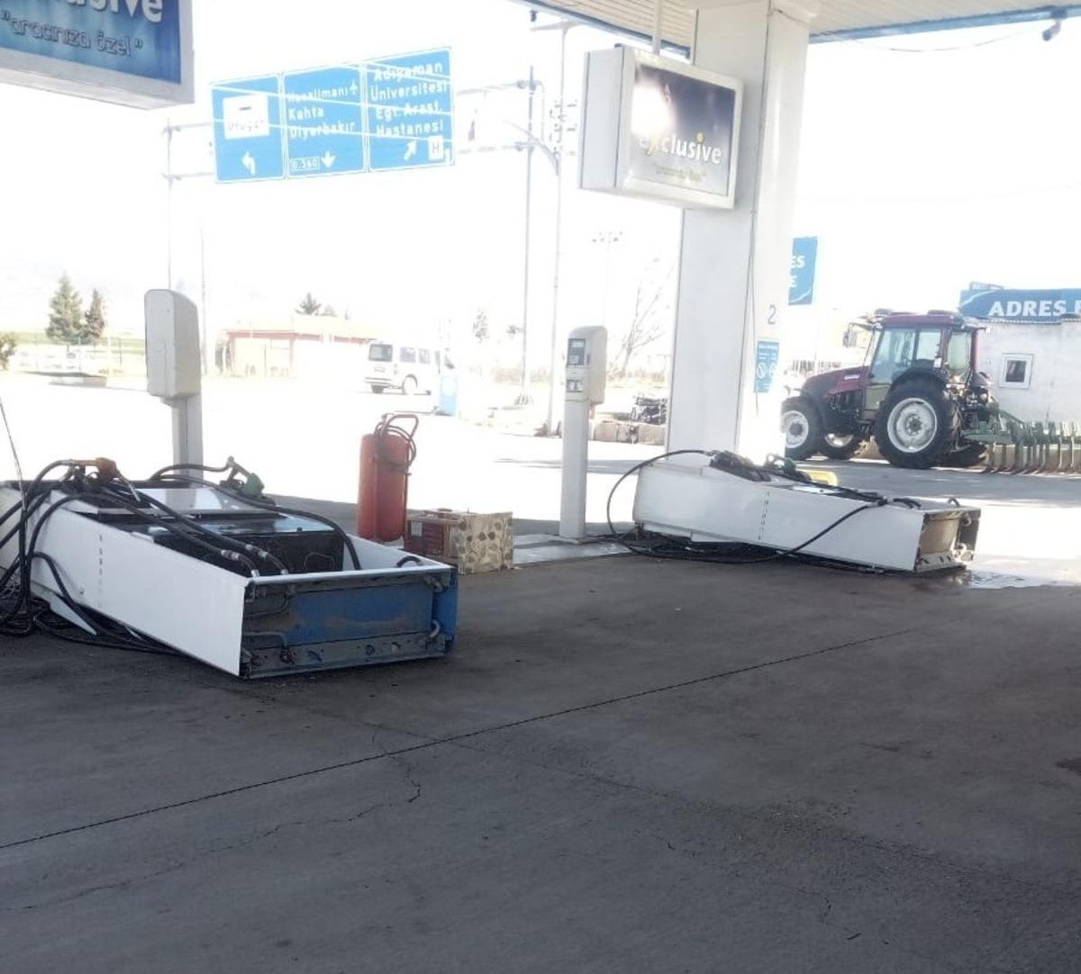 Şiddetli r&uuml;zgar hayatı olumsuz etkiliyor