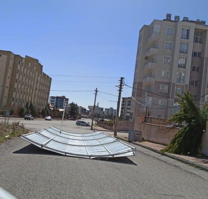 Şiddetli rüzgar hayatı olumsuz etkiliyor G2