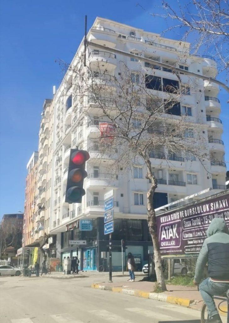 Şiddetli rüzgar hayatı olumsuz etkiliyor G4