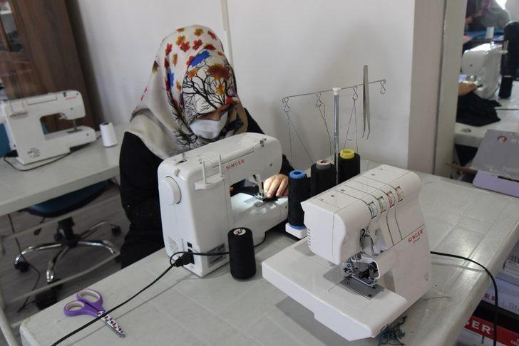 Kadınlar kursta çocuklar kreşte G4