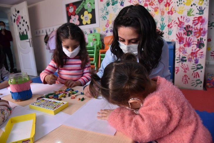 Kadınlar kursta çocuklar kreşte G5