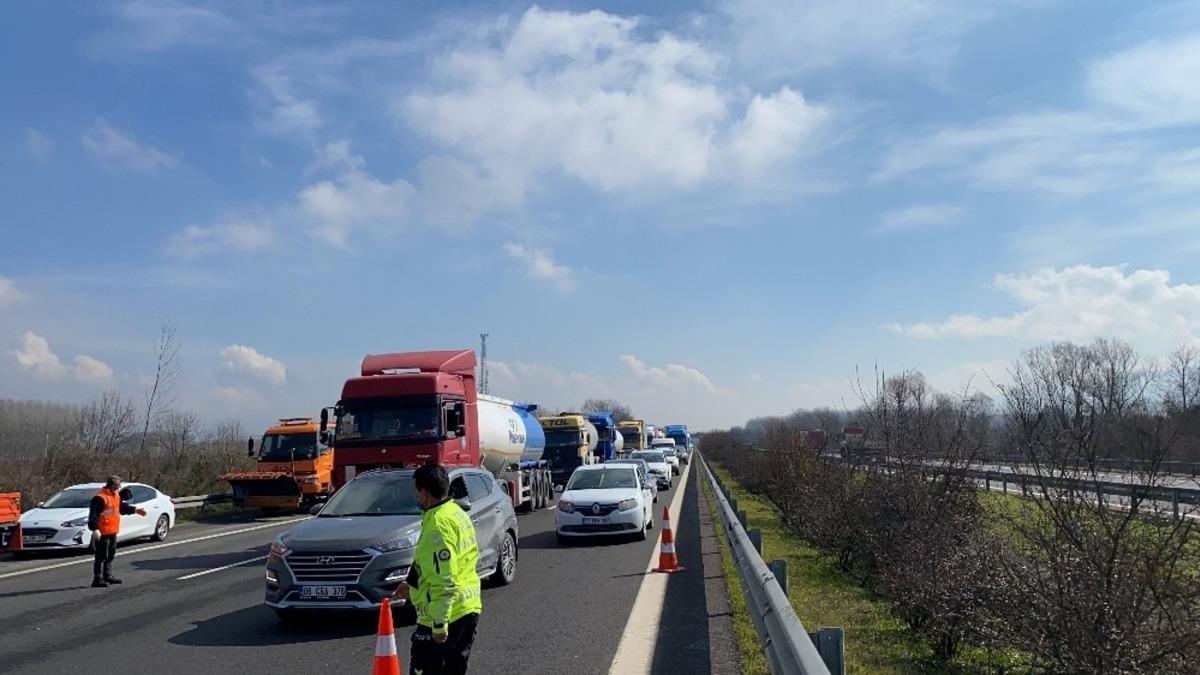 TEM Otoyolu İstanbul istikameti 3 saat sonra a&ccedil;ıldı