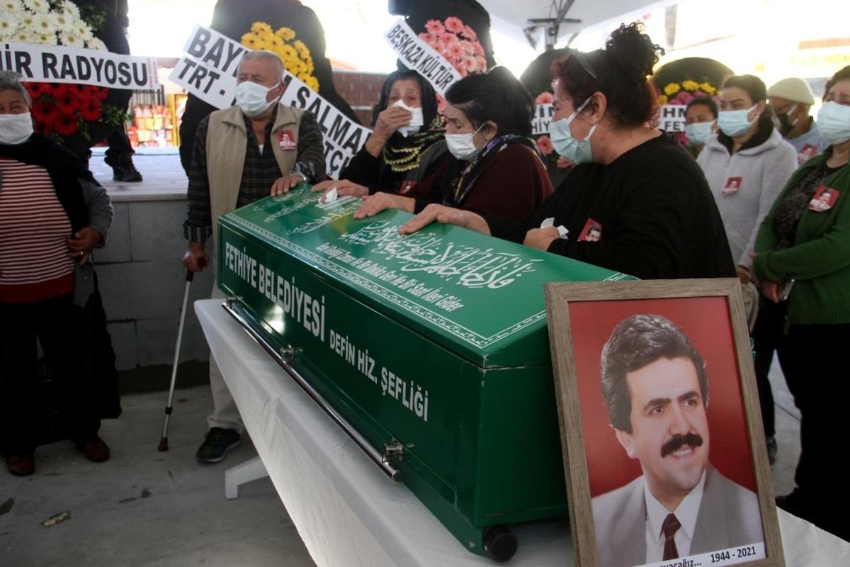 T&uuml;rk Halk M&uuml;ziği Sanat&ccedil;ısı Ahmet G&uuml;nday, Fethiye&rsquo;de toprağa verildi