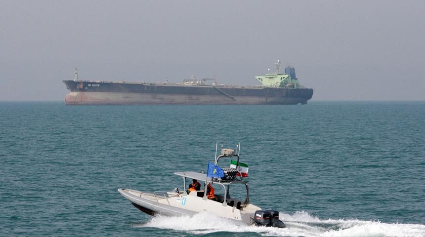 'İsrail, Suriye'ye ilerleyen en az 12 İran tankerini vurdu'