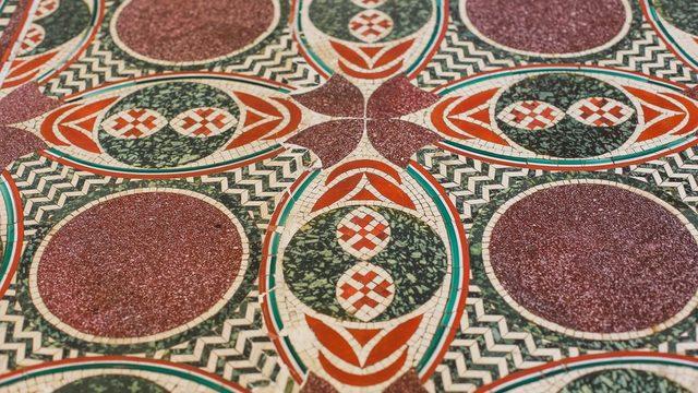 Sehpa olarak kullanılırken bulunan 2000 yıllık Roma mozaikleri İtalya'da müzeye döndü