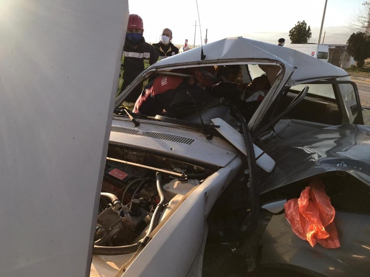 Manisa&rsquo;da trafik kazası: 1&rsquo;i ağır 4 yaralı