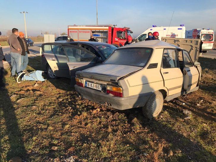 Manisa’da trafik kazası: 1’i ağır 4 yaralı G5